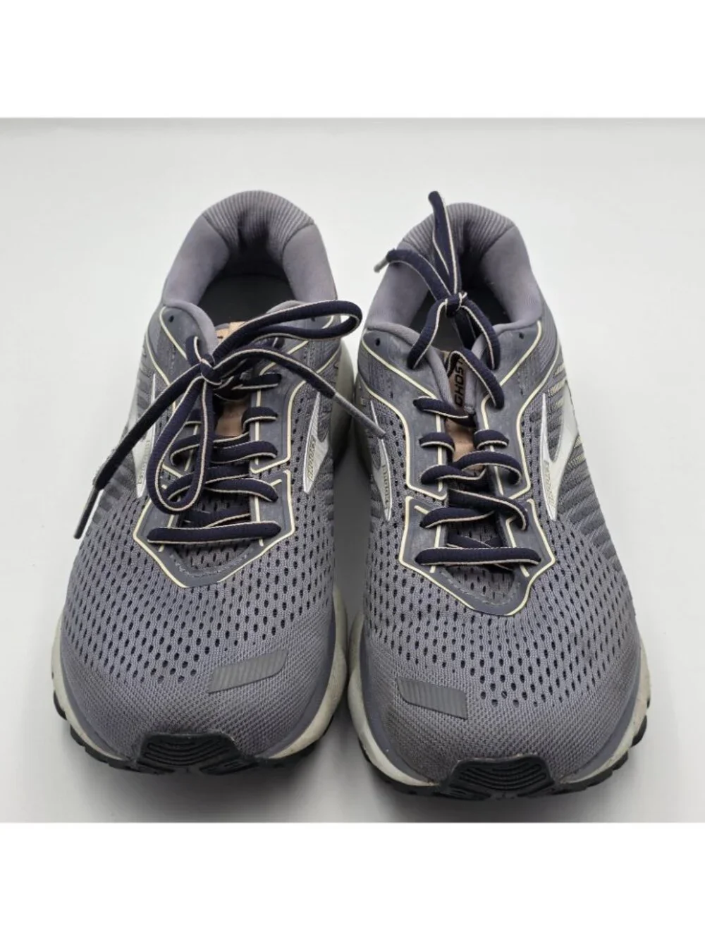 Brooks Ghost 12 Womens 9 Gray Running Shoes Athletic Sneakers 120305